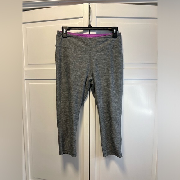 Marika Sport Women’s Capri/Cropped Yoga Leggings Size Medium Color Gray - Picture 1 of 9